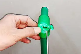 水管弯头断裂别发愁，教你个维修好方法，不用花钱请水电工来维修视频封面