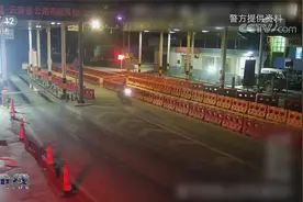 超载挡牌醉驾冲卡被抓后弃车逃跑 货车司机被行拘罚款并吊销驾照