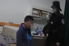 母亲报警称14岁儿子拿刀伤害自己，民警紧急赶赴现场处置视频封面