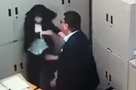 上海邮政男员工办公区殴打女员工 警方：涉事男子已被行拘视频封面