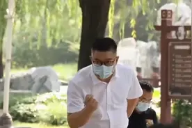 居民要求，按危楼原建政策执行，住建委：小区不适用丨向前一步视频封面