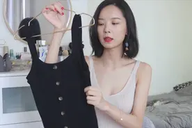 不管潮流风向怎么变，夏季基本款穿搭必不可少，你pick哪一款？视频封面