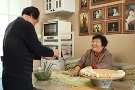 弟媳怀孕才3个月，爸妈就开始筹划怎样带孙子，抱孙心切啊视频封面