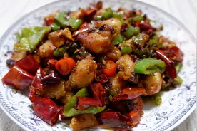 初尝鸡屁股，做一道香辣鸡屁股，香辣过瘾味道棒，吃着太过瘾了！视频封面