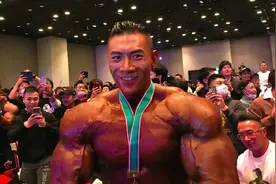 中国健美第一人！从保安到肌肉大神，他经历了些什么？视频封面