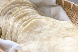 家常版烙馍，电饼铛就行，做法简单，张张薄皮又劲道，包啥都好吃