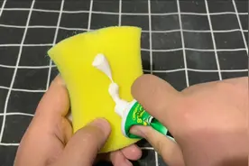 数据线脏了别着急，用这个方法清洁，简单好用，太棒了