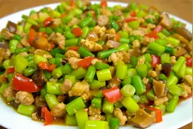 这个季节吃不腻的下饭菜，成本便宜又简单，每次轻松解决3碗饭