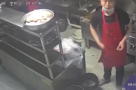 太吓人！男子点烟时打火机爆燃 火焰瞬间包裹整个面部视频封面
