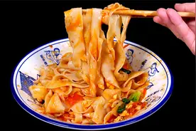 人间烟火气，还得是一碗面，专业厨师教你做美味的西红柿鸡蛋面