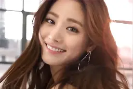 世界第一美女究竟多美？精致的像洋娃娃，看完后都认为自己恋爱了视频封面