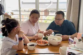 闺女七岁了，问她想不想要弟弟妹妹，没想到她会这样说，太意外了视频封面