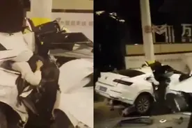 2死3伤！小车失控漂移被路杆“腰斩”，被困伤者伸胳膊自救视频封面