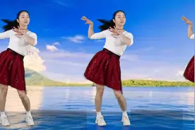 DJ广场舞《爱如星火》，美女优美舞姿，美艳又性感视频封面