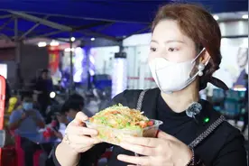东莞“炒粉姐”精致出圈的背后：从服装厂到美甲店再到炒粉摊视频封面