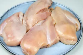 买鸡胸肉时，碰到这3种再便宜都不建议买，超市员工：自己都不吃视频封面