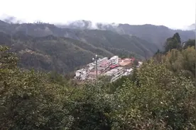 江西永丰大山深处，有个美丽的船型小山村，里面村庄整洁环境优美视频封面
