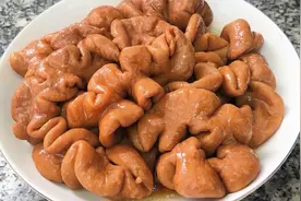 猪大肠最简单好吃的做法，香浓入味肥而不腻，上桌家人抢着吃视频封面