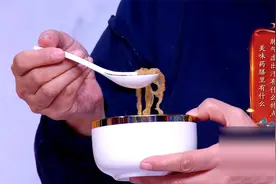 补肺气的化痰瘦肉粥，适合肺气虚、久咳不愈的人，没有特别的禁忌