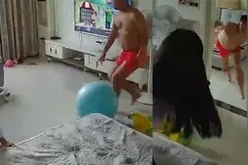 爸爸熟睡中听到家中传来巨响 冲出房门下意识动作让网友直呼感动视频封面