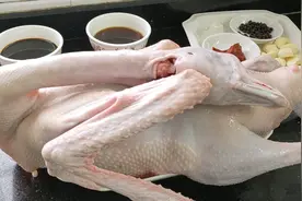 9斤重1只鹅，教你广东人过年最受欢迎的吃法，入味好吃待客超有面视频封面
