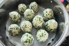 别看长的丑，想减肥离不开它，制作豆渣窝头，多吃粗粮有好处视频封面