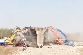 京沪改扩建莱芜至临沂段，43座天桥集中拆！视频封面