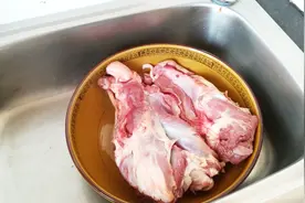 酱驴肉最好吃的做法，学会以后可以用它酱牛肉、猪肉，味道太棒了视频封面
