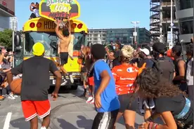 TJass | 篮球公益活动 Hoopbus，保持对篮球的热爱视频封面