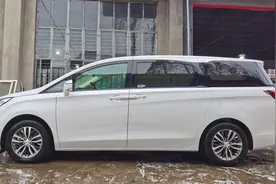 别克GL8ES版本6万内饰升级改装效果，方便老人小孩坐，舒适不晕车视频封面