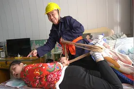 为防媳妇双11购物，老公直接把她绑起来，没想媳妇还能用嘴结账视频封面