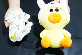 毛绒玩具脏了怎么办？教你不用水清洗，娃娃彻底洗干净，太实用了视频封面