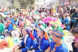 “2019县溪镇红歌协会国庆汇演”场面震撼！舞姿丰富多彩视频封面