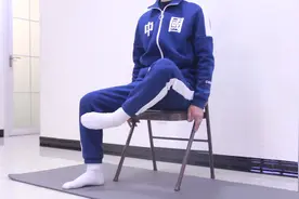 每天坐着踢毽子60个，专瘦大腿根，2周瘦出大腿缝，腿细一圈视频封面