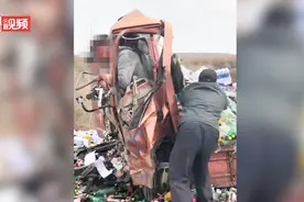 生死救援！货车驾驶室被撞瘪 车内两人“夹缝中求生”视频封面
