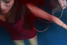 美女解说：美女水下被绑，紧急时候竟意外自救视频封面