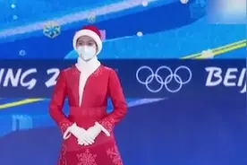 冬奥颁奖礼仪志愿者如何炼成？转弯都是直角 一颦一笑都经过训练视频封面