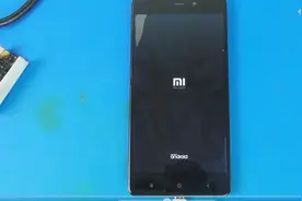 红米4开机后一直闪屏，到底是哪儿的问题？与你想的不一样视频封面