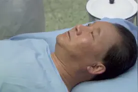 历史转折：手术很成功！邓爷爷醒来第一件事，就是感谢医生和护士视频封面
