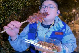 久违的代驾vlog，烤红薯，炒面，铁板串串，可以放纵的吃顿夜宵了视频封面
