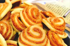 猫耳朵酥脆做法，放冰箱冻一冻，金黄酥脆又香甜，在家也能做大厨