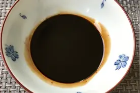 鸡蛋不要水煮了，农村土法熬制蛋黄油，老祖宗留下的好东西有妙用