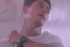 这个男人的腹肌好绝！视频封面
