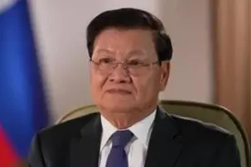 老挝国家主席通伦访华：中老自古如兄弟般友好视频封面