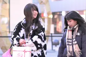 美女都爱穿光腿神器，搭配小裙子、白长袜、大腿圈，毫无违和感视频封面