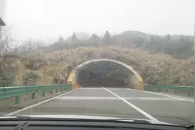 济宁一家三口的别样“春节假期”！穿越2600余公里的寻爱之旅视频封面