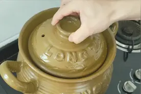 夏季煲汤怎样搭配？7样食材煲一锅，汤浓味鲜解暑热，做法超简单视频封面