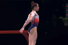 欧洲身材丰满诱人的美女卡洛兰在欧洲体操锦标赛表现出了完美成绩视频封面