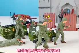 现代兵人玩具攻击中世纪城堡，却被古代兵人用投石器玩具打败了视频封面