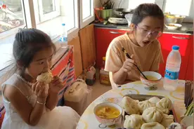 农村婆婆调馅啥秘籍？让包子老人小孩都爱吃，一顿吃掉半大锅！视频封面